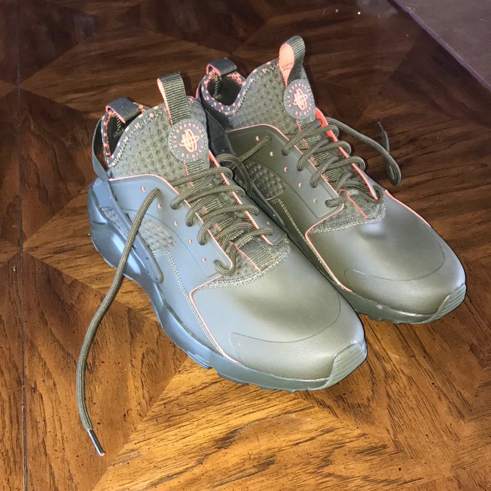 NEW Nike huarache